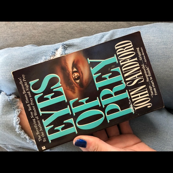 Books - Picture 3 of 7